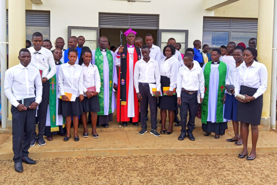 Bishop with students who were confirmed 